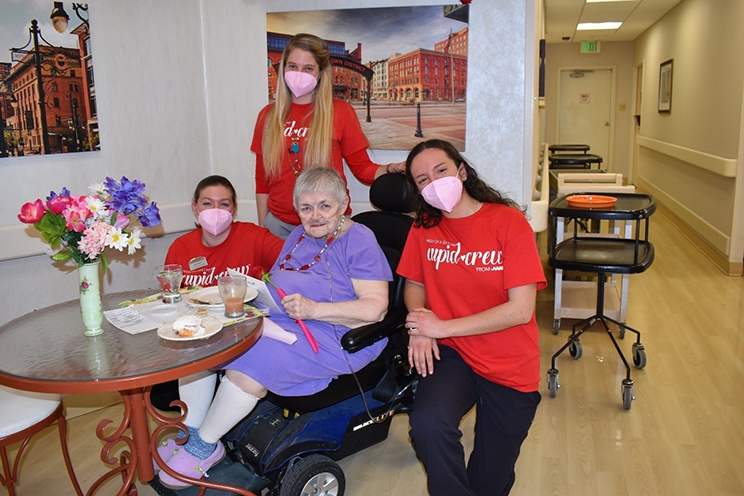 blog-Cupid-Crew-Members-enjoy-a-moment-with-Resident-Janet
